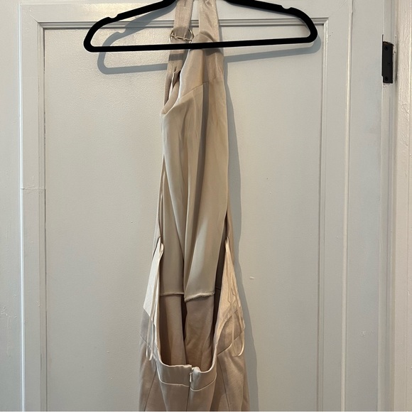 ASOS DESIGN halter drape detail midi dress with buckle in textured satin crepe - Picture 5 of 12